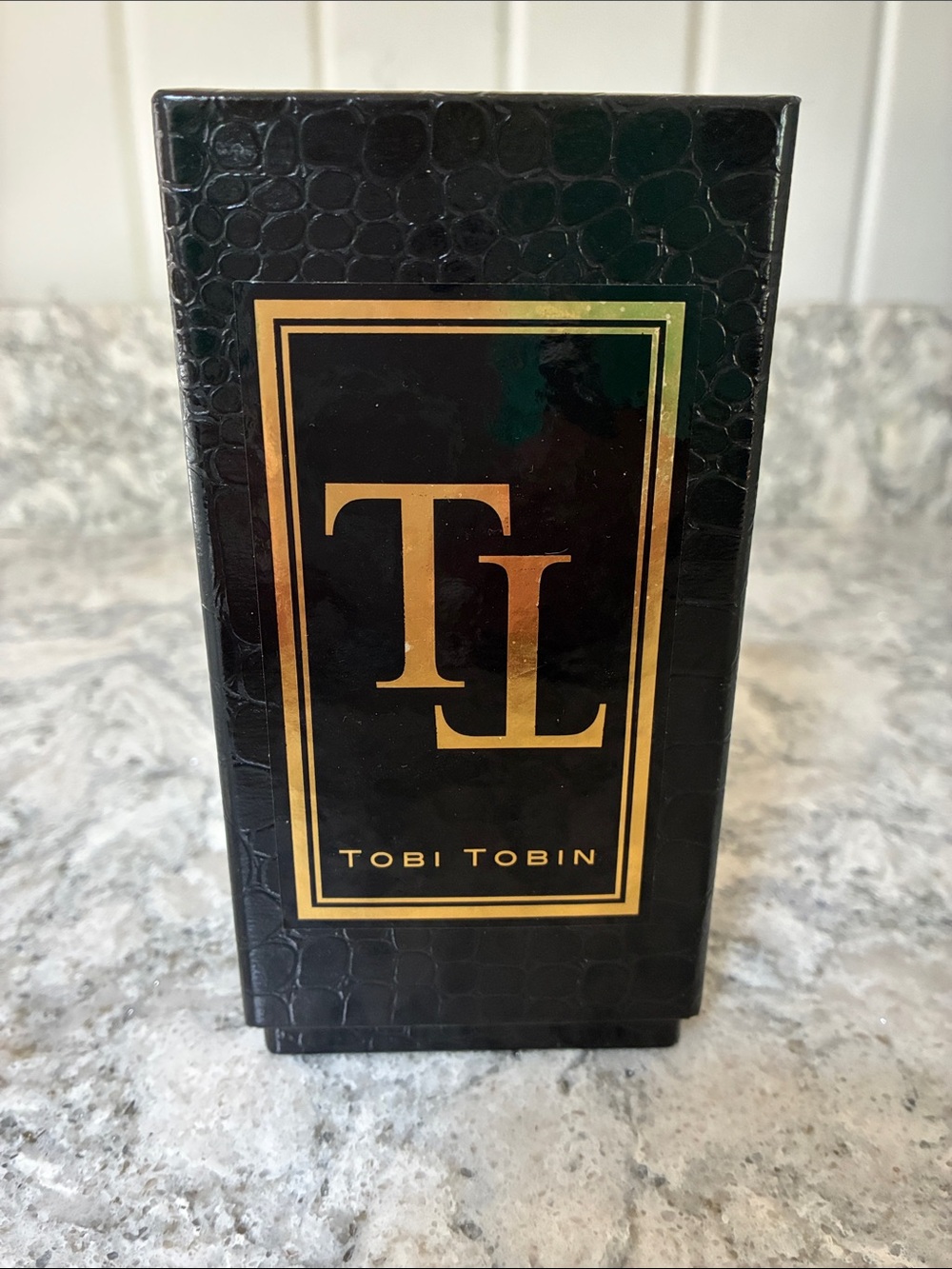 Tobi Tobin No. 2, a unisex floral Eau de Toilette.